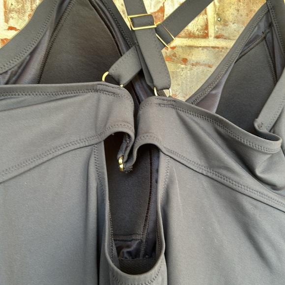 Land’s End Charcoal V-neck Embroidered Crisscross One Piece Swim Suit - Picture 4 of 7